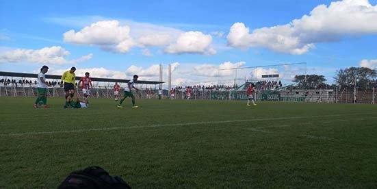 Petrolero goleó a Unión Tarija 4 a 0