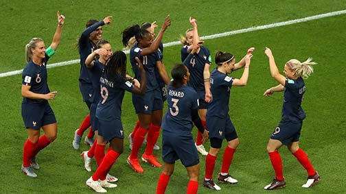 Francia arranca con el pie derecho