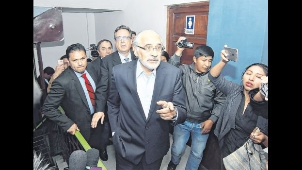 Carlos Mesa, candidato presidencial de CC, sigue en campaña; ayer recorrió algunas localidades de Beni . Foto: APG NOTICIAS