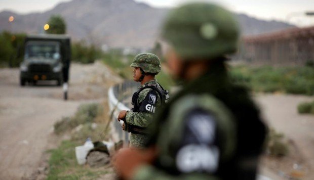 Aunque el objetivo establecido de la Guardia Nacional de México es reducir la inseguridad, miles de sus elementos han sido desplegados para frenar el flujo de migrantes hacia Estados Unidos. (Foto: Reuters)