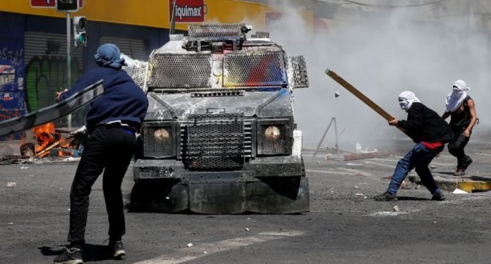 Miles de ciudadanos protestan en las calles por séptimo día. (Foto: Reuters).