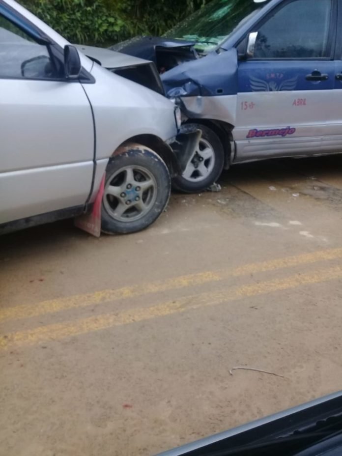 Los daños que dejó el accidente en el barrio Los Chapacos fueron materiales.