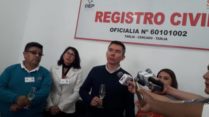 Inauguración de las nuevas oficinas de registro civil en el centro de la ciudad.