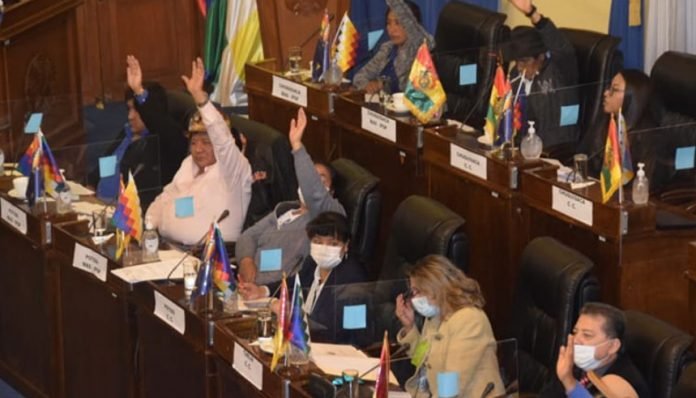SENADO-LEYES.jpg