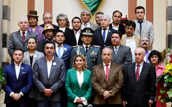Añez_-_ministros_1